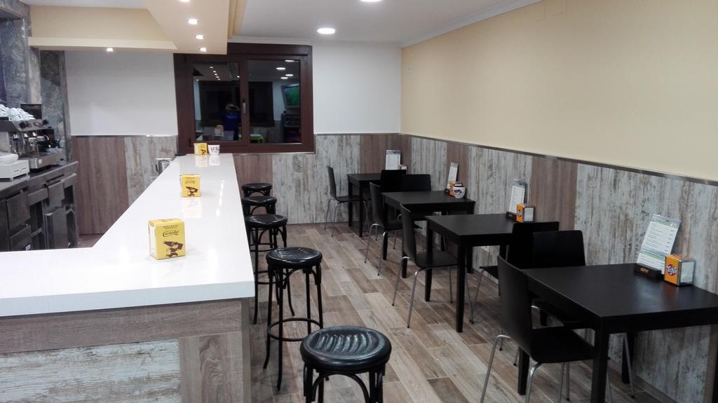Hostal Nuevo Alonso Bembribe Exteriör bild